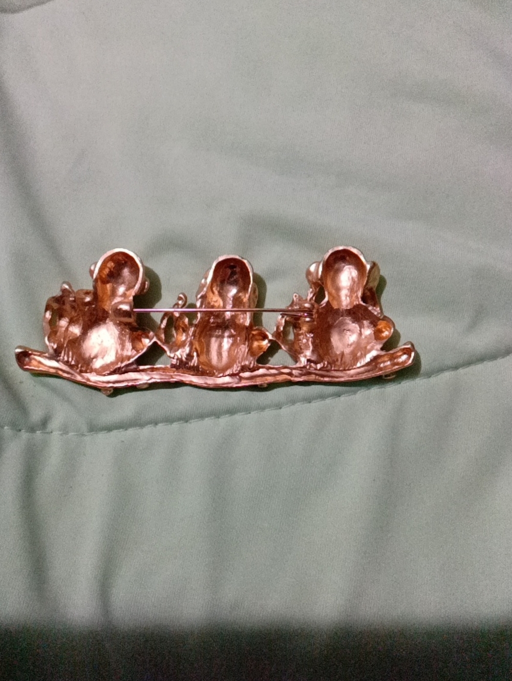 Rooster & Hear See Speak No Monkey Brooches w/What Happens In The Coop" Plaque - Picture 7 of 7